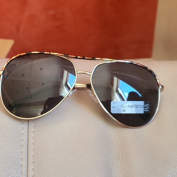 Trendy sunglasses,Foster Grant Sunglasses Aviator, Tortoise. available in selver - Picture 3 of 11